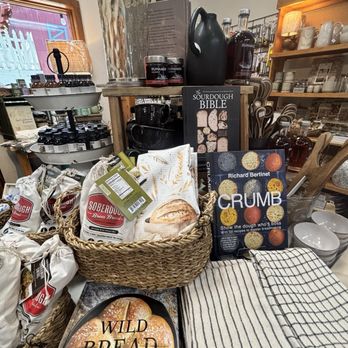 Linn's Gourmet Goods - Specialty Food Near Me - Cambria, California