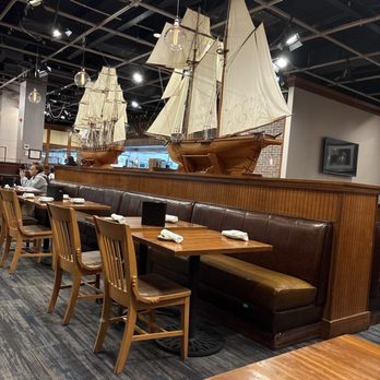Phillips Seafood - Interior at Phillips Seafood - Seafood Near Me - Baltimore, Maryland