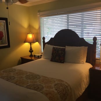 Tropical Beach Resorts - Bedroom - Resorts Near Me - Siesta Key, Florida Tropical Beach Resorts - Bedroom - Resorts Near Me - Siesta Key, Florida