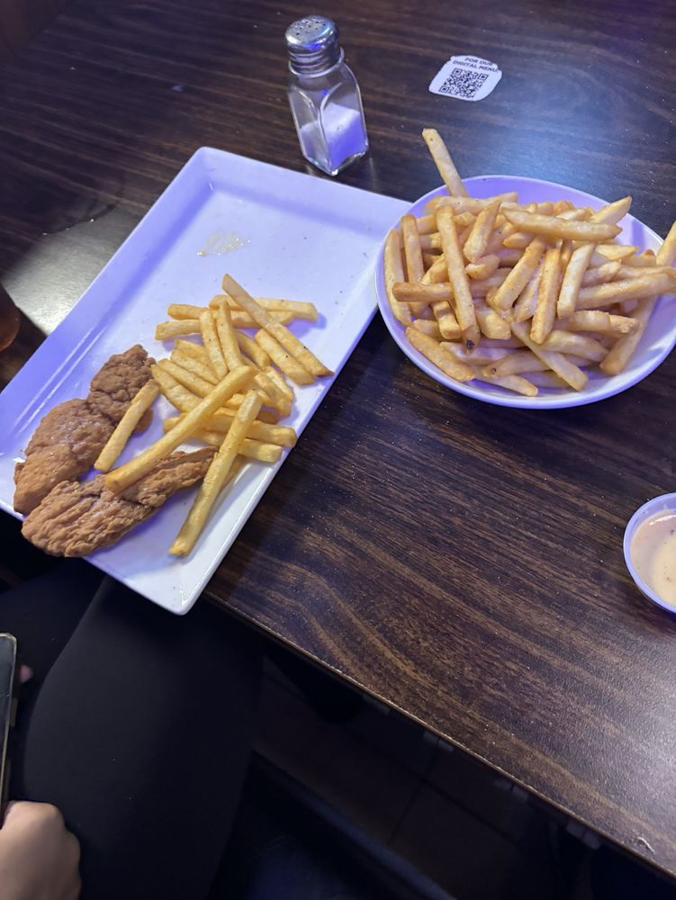 Mantoloking Road Alehouse — Mexican restaurant in Brick