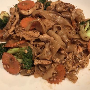 Thai House - Pad see eu with chicken - Thai Near Me - Dothan, Alabama
