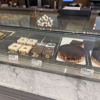 Neoklasik - Basque Cheescake - Bakeries Near Me - Coral Gables, Florida