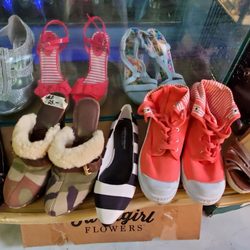 Crickets Boutique - Yes we even carry shoes to go along with that outfit you'll find that you just couldn't put down .