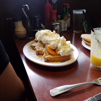 Eggs 'n Things - Waikiki Beach Eggspress - Breakfast & Brunch Near Me - Honolulu, Hawaii