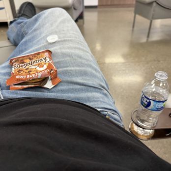 Vitalant Blood Donation - Glendale - Enjoying cookies while donating blood - Blood & Plasma Donation Centers Near Me - Glendale, Arizona Vitalant Blood Donation - Glendale - Enjoying cookies while donating blood - Blood & Plasma Donation Centers Near Me - Glendale, Arizona