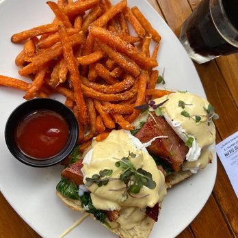 TownHall - Southern Benedict - New American Near Me - Columbus, Ohio