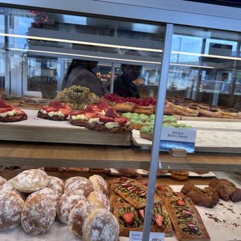 Paris Baguette - Coffee & Tea Near Me - Alexandria, Virginia Paris Baguette - Coffee & Tea Near Me - Alexandria, Virginia