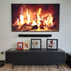 Elevate Technologies - Samsung Frame TV with floating SONOS Arc soundbar