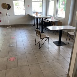 Dunkin' - Inside seating