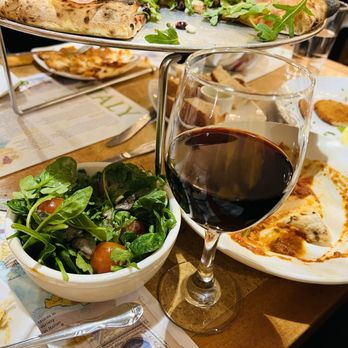 A Modo Mio - Pizza Near Me - Arlington, Virginia A Modo Mio - Pizza Near Me - Arlington, Virginia