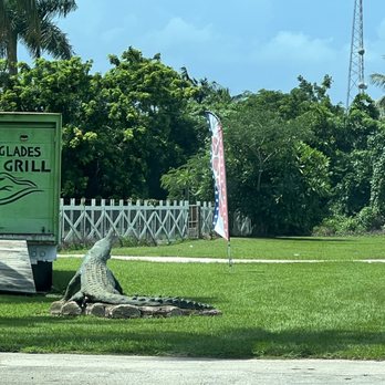 Everglades Gator Grill - Cute gator out front - American Near Me - Homestead, Florida