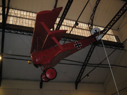 Royal Museum of the Armed Forces and Military History by null