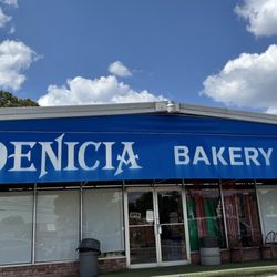 Phoenicia Bakery and Deli - Outside off Lamar