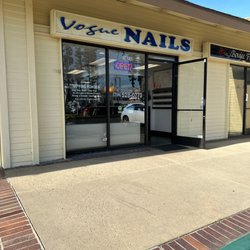 Vogue Nails - Entrance