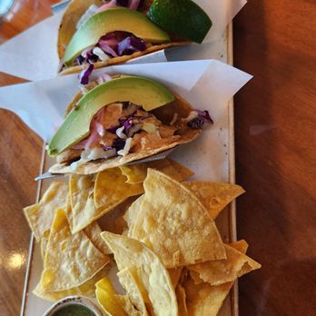 The Beacon Kitchen and Bar - Mahi mahi tacos with a side of chips and salsa - Cocktail Bars Near Me - Los Angeles, California The Beacon Kitchen and Bar - Mahi mahi tacos with a side of chips and salsa - Cocktail Bars Near Me - Los Angeles, California