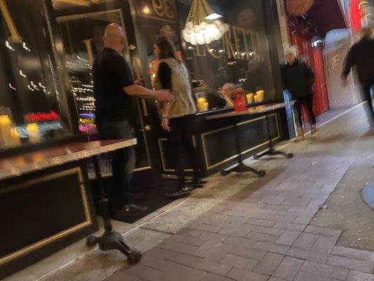 Bar Loretta by null