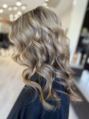 Tangles Salon