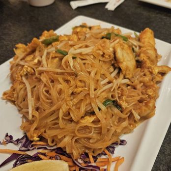 Wu's House - Pad Thai/Chicken - Sushi Bars Near Me - Kildeer, Illinois