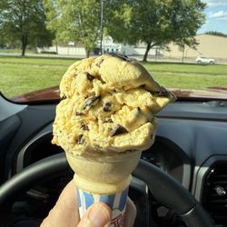 Scoops & More Ice Cream Emporium - Banana peanut butter chip