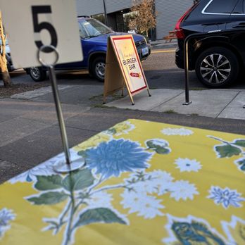 Lone Star Burger Bar - Outdoor seating - Burgers Near Me - Portland, Oregon