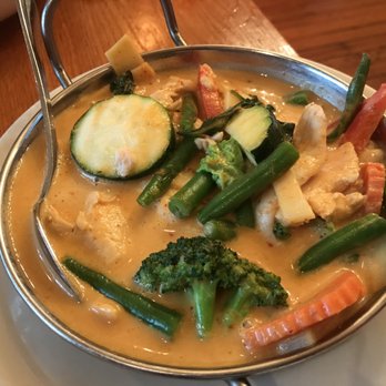 Noodle Barn - Red Curry Dinner - Chicken  (Comes with rice) - Noodles Near Me - Jamaica Plain, Massachusetts