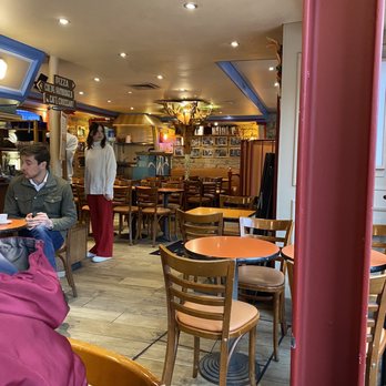 Le Studio Café - Cafes Near Me - Paris, 75