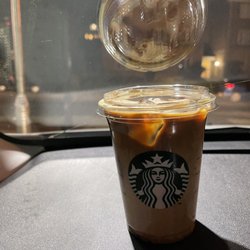 Starbucks - Grande Iced Double Chocolate Macchiato