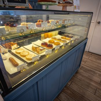 Ludivine Paris - Pastry Display - Patisserie/Cake Shop Near Me - Los Angeles, California