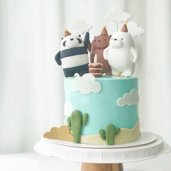 Basque Case - Customize Fondant Cake - Custom Cakes Near Me Basque Case - Customize Fondant Cake - Custom Cakes Near Me