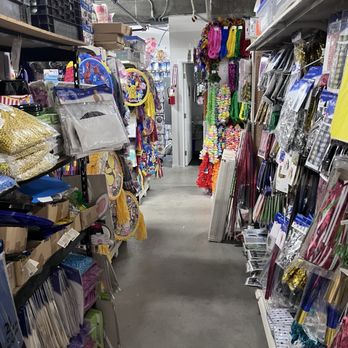 Vine American Party Store - So Many Cool Party Supplies! - Party Supplies Near Me - Los Angeles, California Vine American Party Store - So Many Cool Party Supplies! - Party Supplies Near Me - Los Angeles, California
