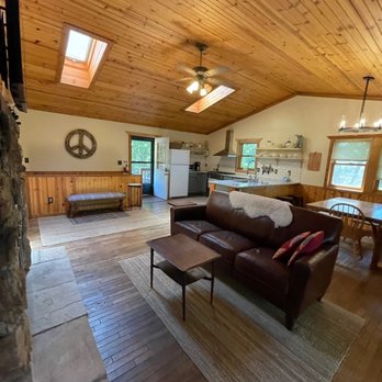 Glacier Lake Haus - First floor - Vacation Rentals Near Me - Oxford, Wisconsin Glacier Lake Haus - First floor - Vacation Rentals Near Me - Oxford, Wisconsin