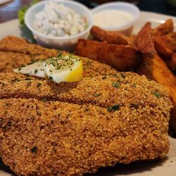 Blind Tiger - Fried Catfish with fries