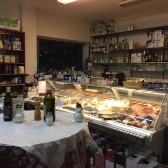 Pietro Cannova - Heimelige SICILIANA Atmosphäre- einkaufen und direkt Essen von Mama aus der abgeschlossenen Küche - wow - Delicatessen Near Me - Munich, BY Pietro Cannova - Heimelige SICILIANA Atmosphäre- einkaufen und direkt Essen von Mama aus der abgeschlossenen Küche - wow - Delicatessen Near Me - Munich, BY