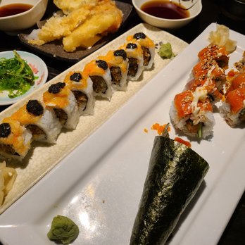 Toku Japanese Restaurant - Philadelphia roll and scallop magma roll - Japanese Near Me - Richmond, British Columbia Toku Japanese Restaurant - Philadelphia roll and scallop magma roll - Japanese Near Me - Richmond, British Columbia
