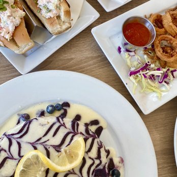 Lighthouse - New England Lobster Roll, Lemon Blueberry Ricotta Pancakes Special - Breakfast & Brunch Near Me - Newport Beach, California