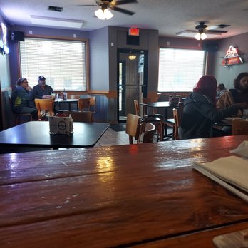 Laux Brickhouse Grille - Dining area - American Near Me - Bethalto, Illinois