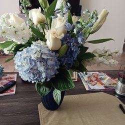 Southern Veranda Flower And Gift Gallery - Birthday flowers