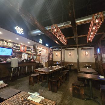 Aji Robota & Ramen Tomball - Seating - Ramen Near Me - Tomball, Texas