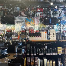 Floyd's 99 Barbershop