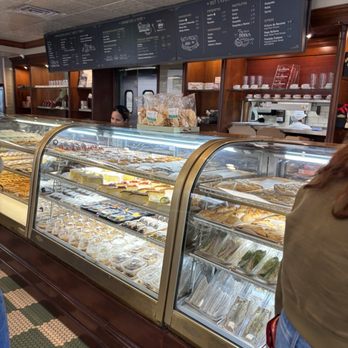 Versailles Bakery - Bakeries Near Me - Miami, Florida