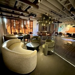 Bad Beat Brewing - Front lounge