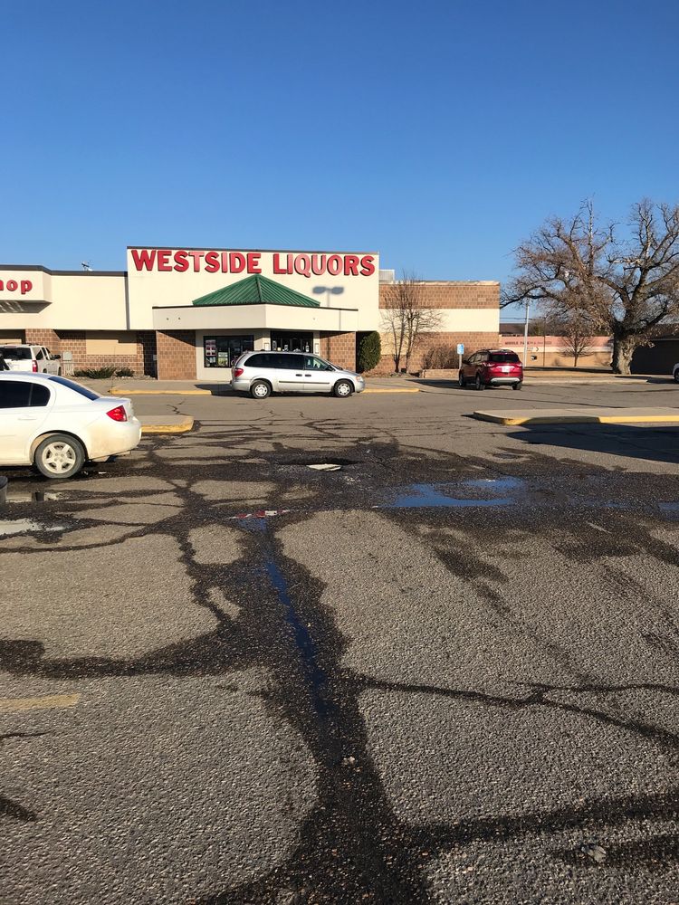 WESTSIDE LIQUOR Updated September 2024 1600 Highway 12 E, Willmar
