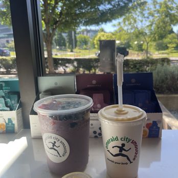 Emerald City Smoothie - Juice Bars & Smoothies Near Me - Kirkland, Washington