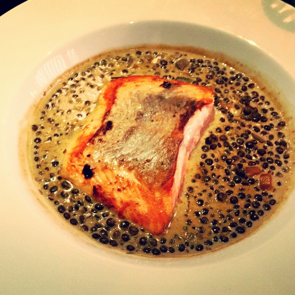 Bistro Le Physalis - Salmon and lentils - Restaurants Near Me - Montrouge, 92 Bistro Le Physalis - Salmon and lentils - Restaurants Near Me - Montrouge, 92