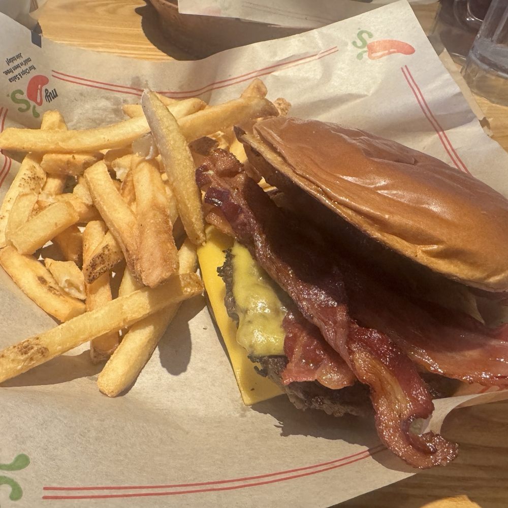 Chili's - Bacon Cheeseburger - American Near Me - Rancho Cucamonga, California Chili's - Bacon Cheeseburger - American Near Me - Rancho Cucamonga, California