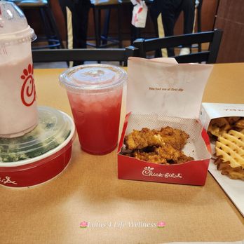 Chick-fil-A - Fast Food Near Me - Fairburn, Georgia