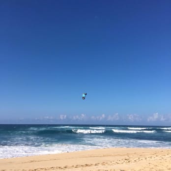 Mokuleia Beach - Kitesurfing - Beaches Near Me - Waialua, Hawaii