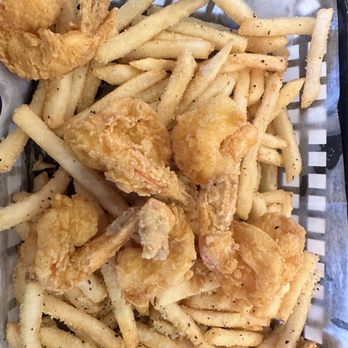 Cap't Loui - Shrimp Basket - Cajun/Creole Near Me - Stoneham, Massachusetts