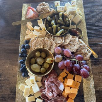 Petals Wine Bar - Cheese board - Wine Bars Near Me - Wytheville, Virginia Petals Wine Bar - Cheese board - Wine Bars Near Me - Wytheville, Virginia