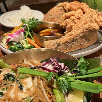 Lemongrass Brooklyn - Deep fried red snapper and Pad Thai Noodles - Thai Near Me - Brooklyn, New York
